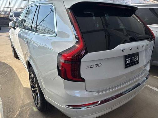 2025 Volvo XC90 Plug-In Hybrid T8 Plus 7-Seater