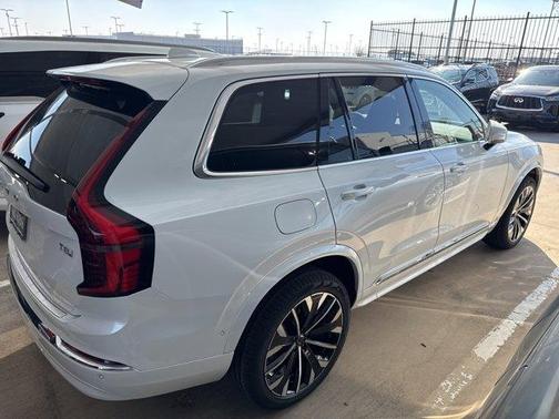 2025 Volvo XC90 Plug-In Hybrid T8 Plus 7-Seater