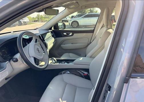 2025 Volvo XC60 B5 Core