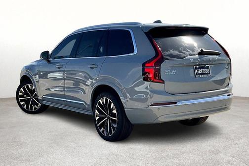 2026 Volvo XC90 B5 Plus