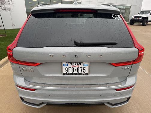 2025 Volvo XC60 Plug-In Hybrid T8 Plus