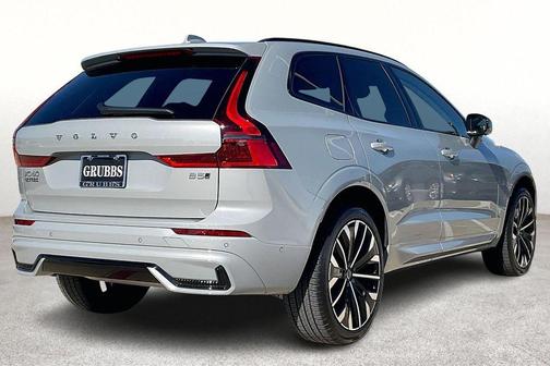 2026 Volvo XC60 B5 Ultra