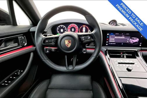 2025 Porsche Panamera 4