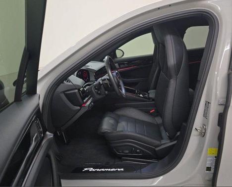 2025 Porsche Panamera Base