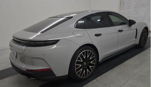 2025 Porsche Panamera 4