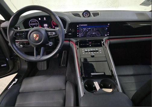 2025 Porsche Panamera 4