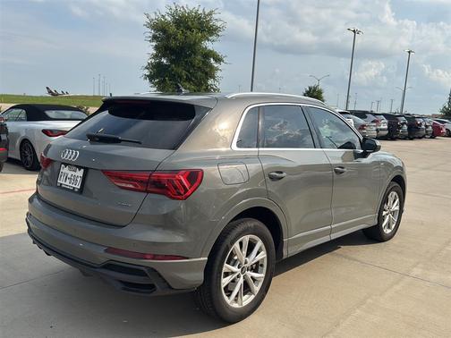 2022 Audi Q3 45 S line Premium