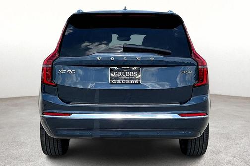 2025 Volvo XC90 B6 Plus 7-Seater