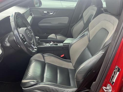 2020 Volvo S60 T5 R-Design