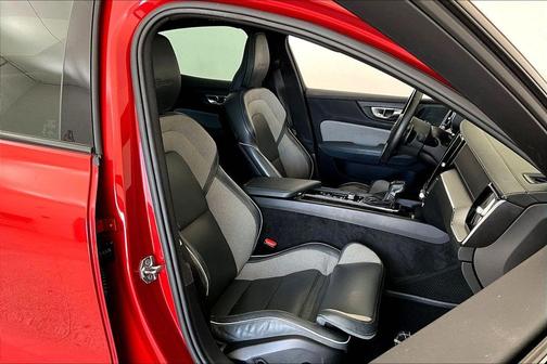 2020 Volvo S60 T5 R-Design