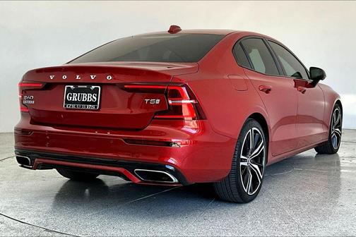 2020 Volvo S60 T5 R-Design