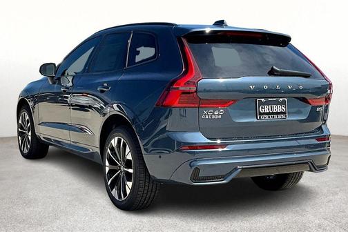2026 Volvo XC60 B5 Plus