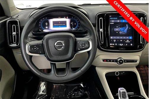 2023 Volvo XC40 B5 Plus Dark Theme