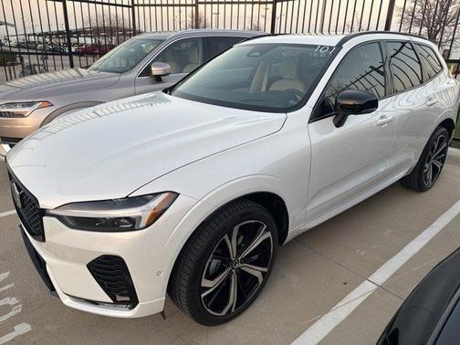 2025 Volvo XC60 B5 Ultra