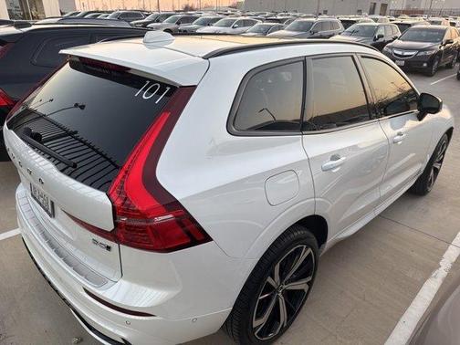 2025 Volvo XC60 B5 Ultra