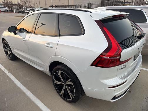 2025 Volvo XC60 B5 Ultra