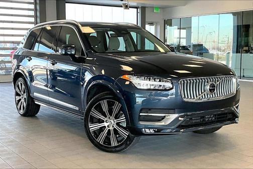 2025 Volvo XC90 B6 Plus 7-Seater