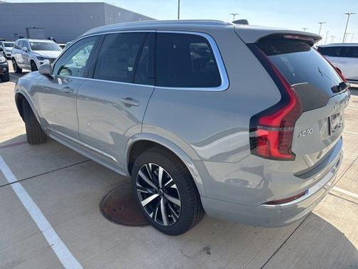 2025 Volvo XC90 B6 Core 7 Passenger