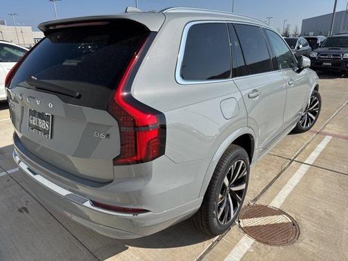 2025 Volvo XC90 B6 Core 7 Passenger