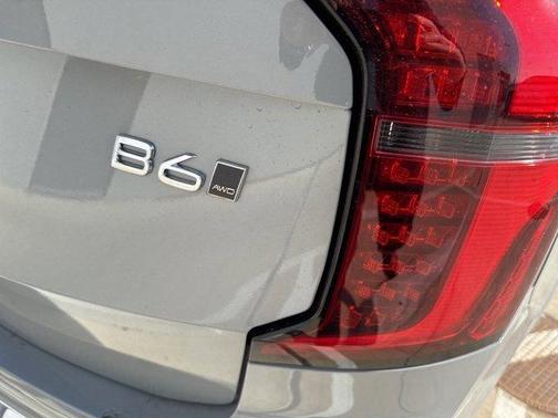 2025 Volvo XC90 B6 Core 7 Passenger