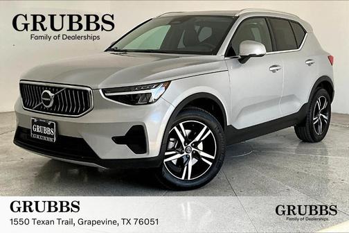 2025 Volvo XC40 B5 Core Bright Theme
