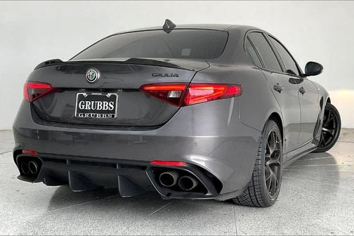 2021 Alfa Romeo Giulia Quadrifoglio