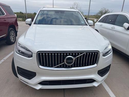 Ice White 2021 Volvo XC90 T6 Momentum 7 Passenger
