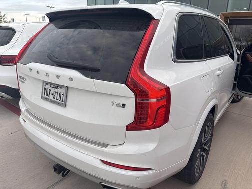 Ice White 2021 Volvo XC90 T6 Momentum 7 Passenger