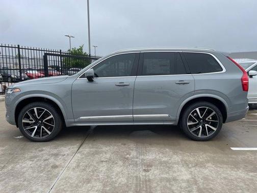 2025 Volvo XC90 B6 Plus 7 Passenger