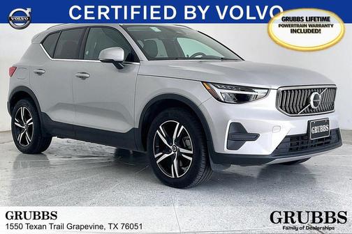 2025 Volvo XC40 B5 Core Bright Theme