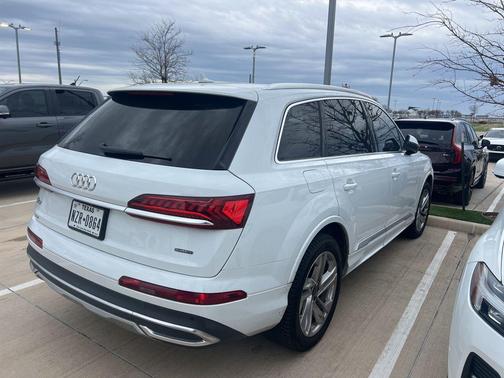 2021 Audi Q7 45 Premium