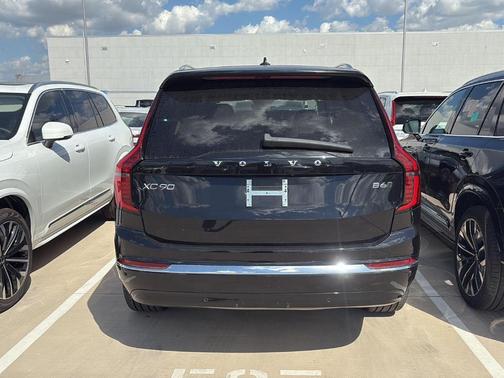 2025 Volvo XC90 B6 Plus 7-Seater