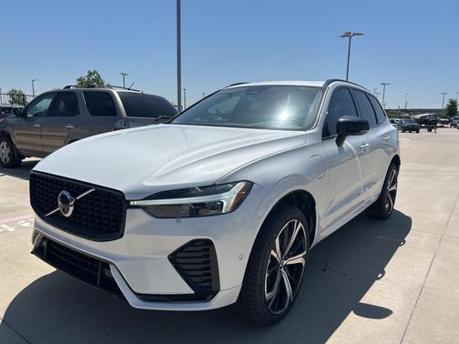 2025 Volvo XC60 Plug-In Hybrid T8 Ultra