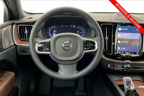 2025 Volvo XC60 B5 Ultra