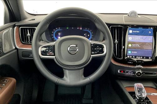 2025 Volvo XC60 B5 Ultra