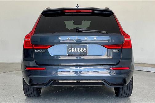 2025 Volvo XC60 B5 Ultra