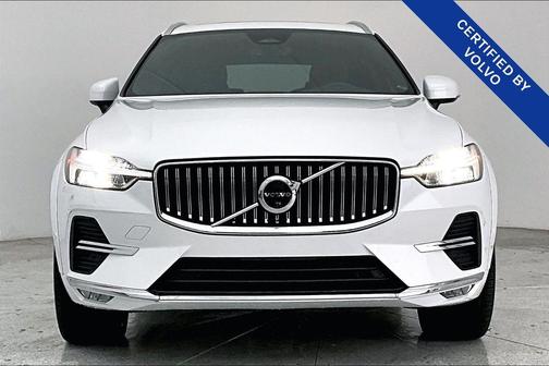 2023 Volvo XC60 B5 Ultimate Bright Theme