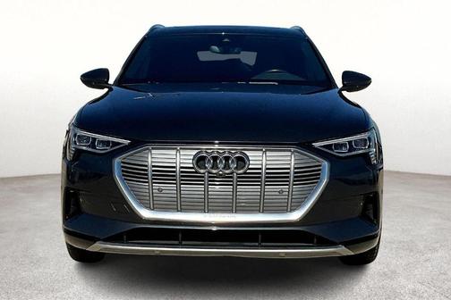 2019 Audi e-tron Premium Plus