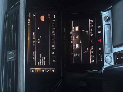 2019 Audi e-tron Premium Plus