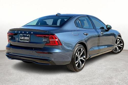 2025 Volvo S60 B5 Plus