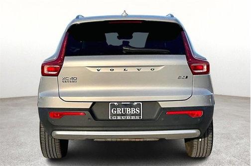 2024 Volvo XC40 CORE THEME