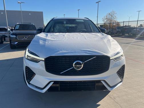 2025 Volvo XC60 B5 Ultra