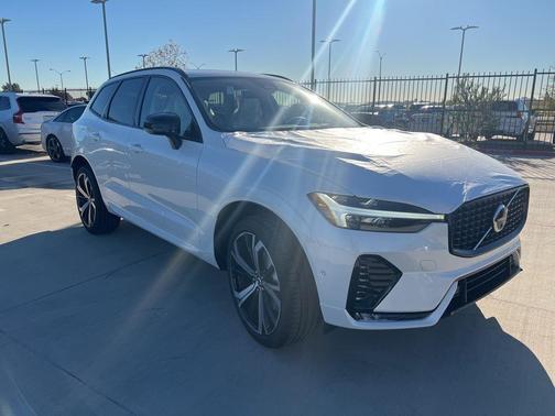 2025 Volvo XC60 B5 Ultra