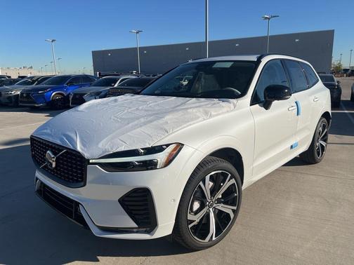 2025 Volvo XC60 B5 Ultra