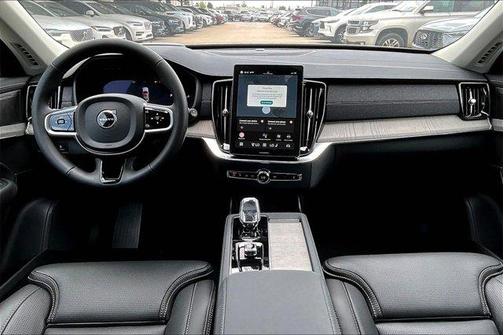 2025 Volvo XC90 Plug-In Hybrid T8 Ultra 7-Seater