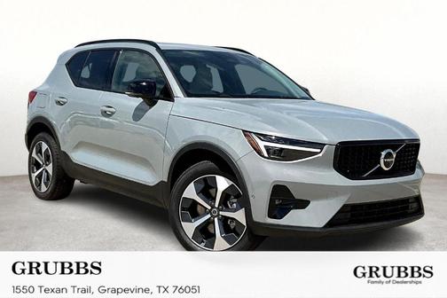 2026 Volvo XC40 B5 Plus