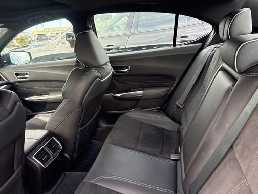 2019 Acura TLX Technology & A-Spec
