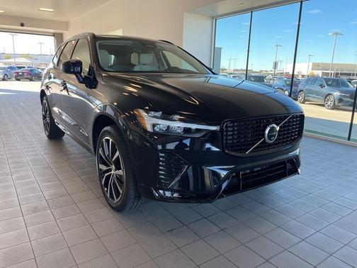 2025 Volvo XC60 B5 Plus