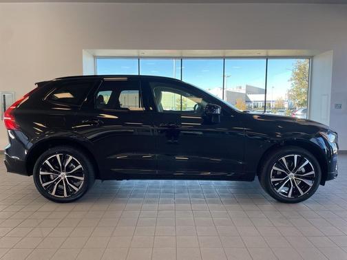 2025 Volvo XC60 B5 Plus