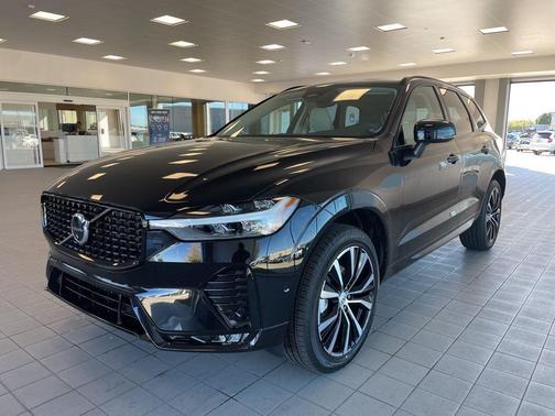 2025 Volvo XC60 B5 Plus